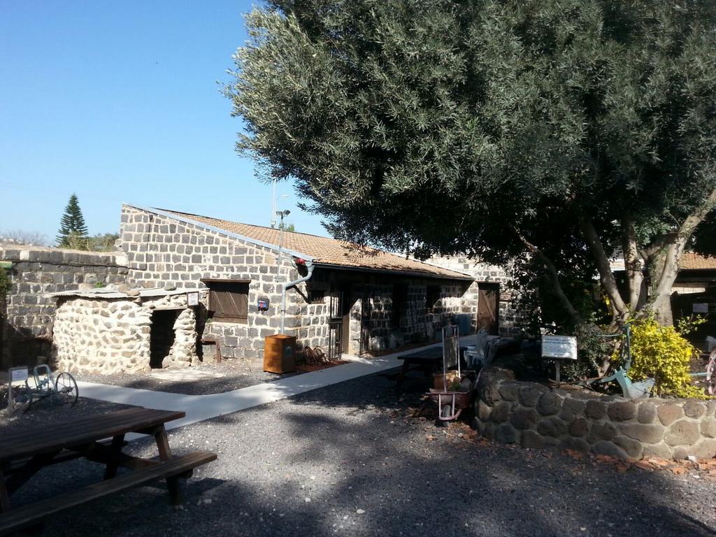Pearl Of The Valley Hotel Kfar Tavor Exteriör bild