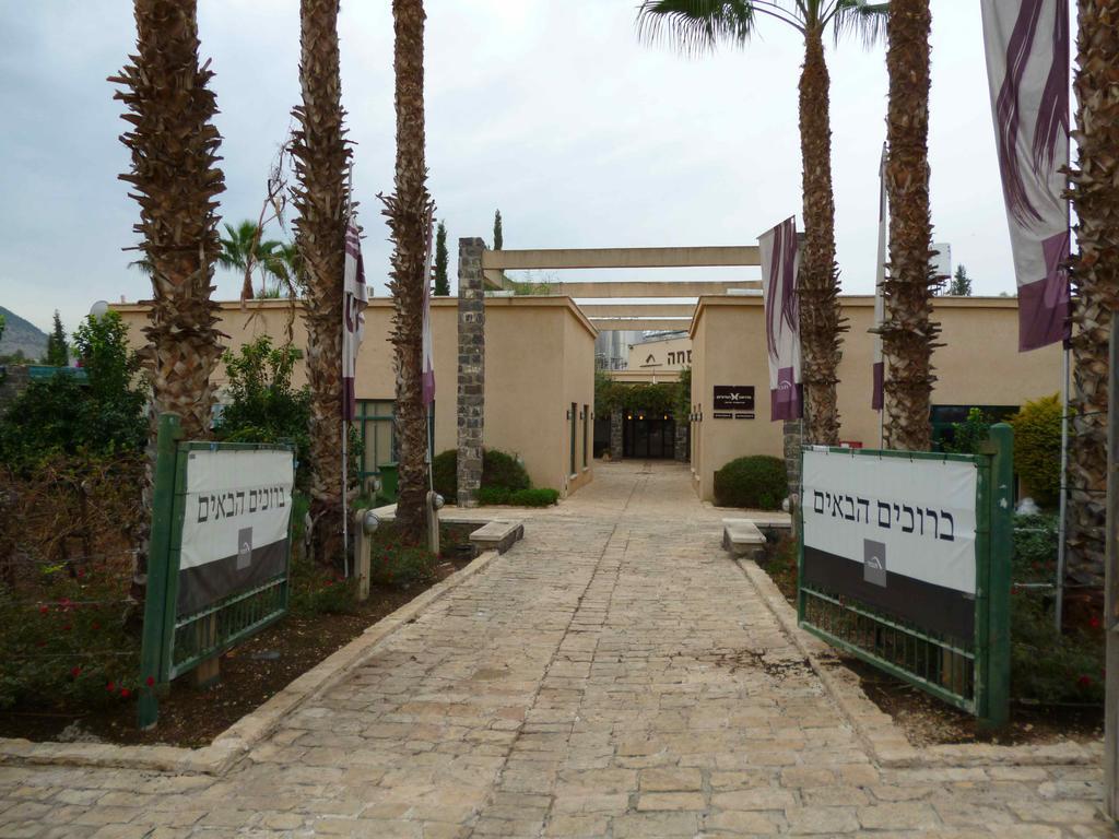 Pearl Of The Valley Hotel Kfar Tavor Exteriör bild