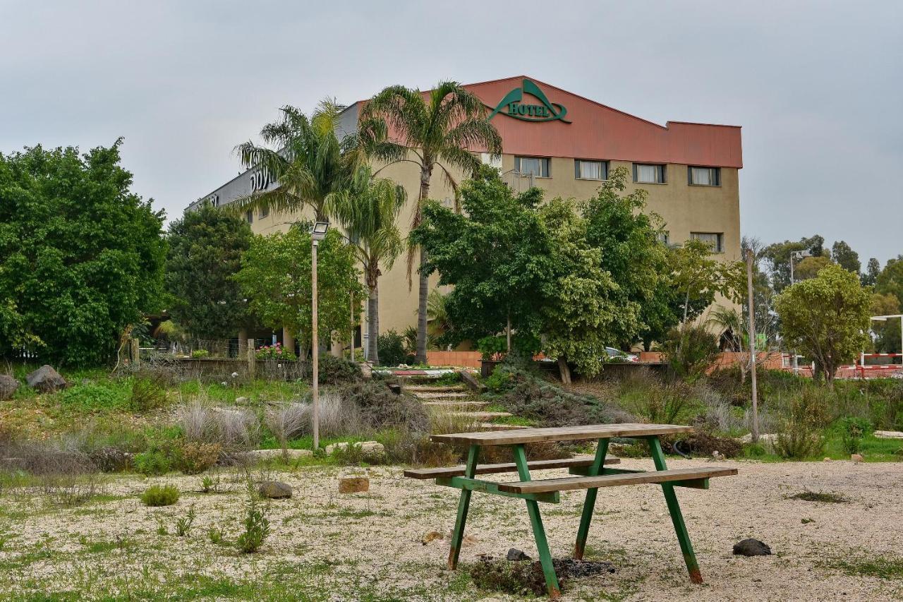 Pearl Of The Valley Hotel Kfar Tavor Exteriör bild