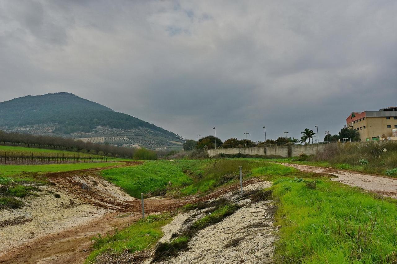 Pearl Of The Valley Hotel Kfar Tavor Exteriör bild