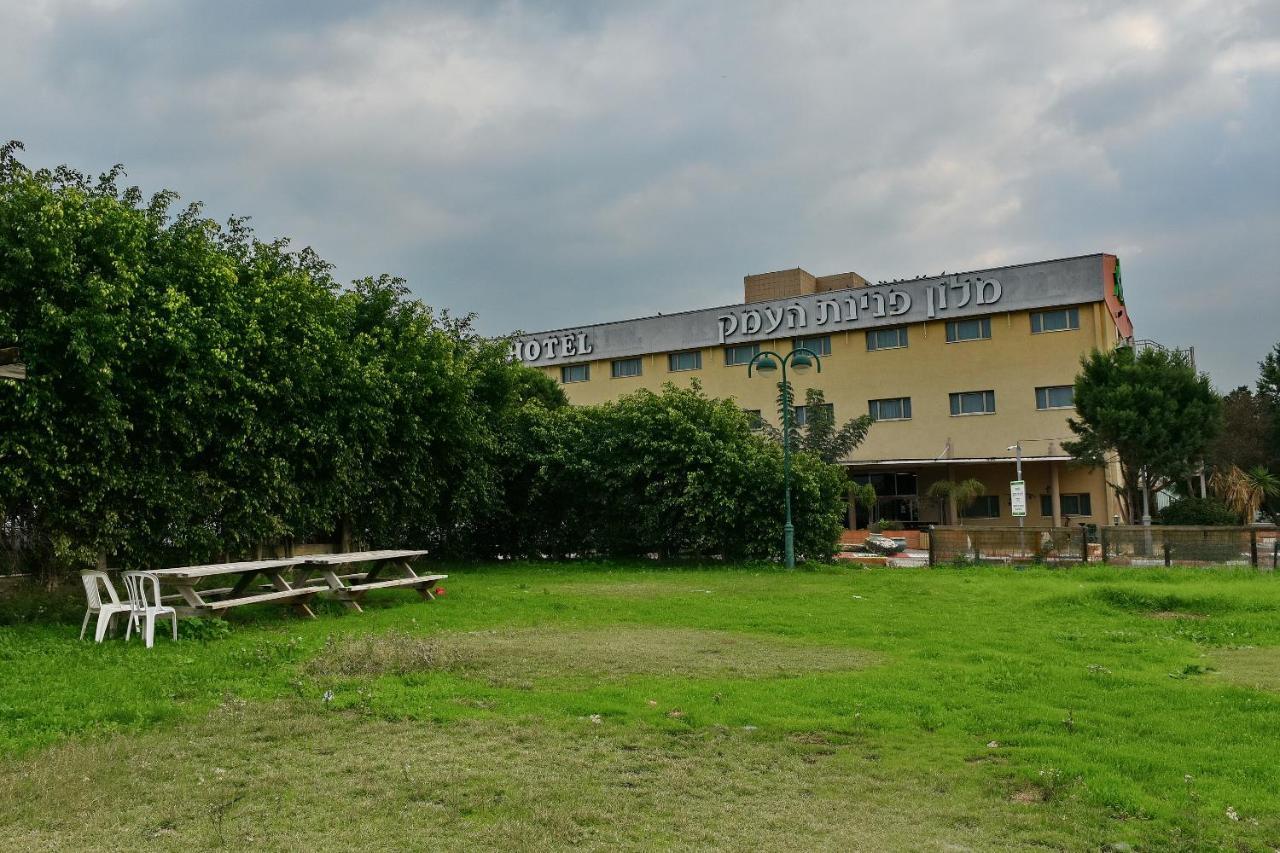 Pearl Of The Valley Hotel Kfar Tavor Exteriör bild