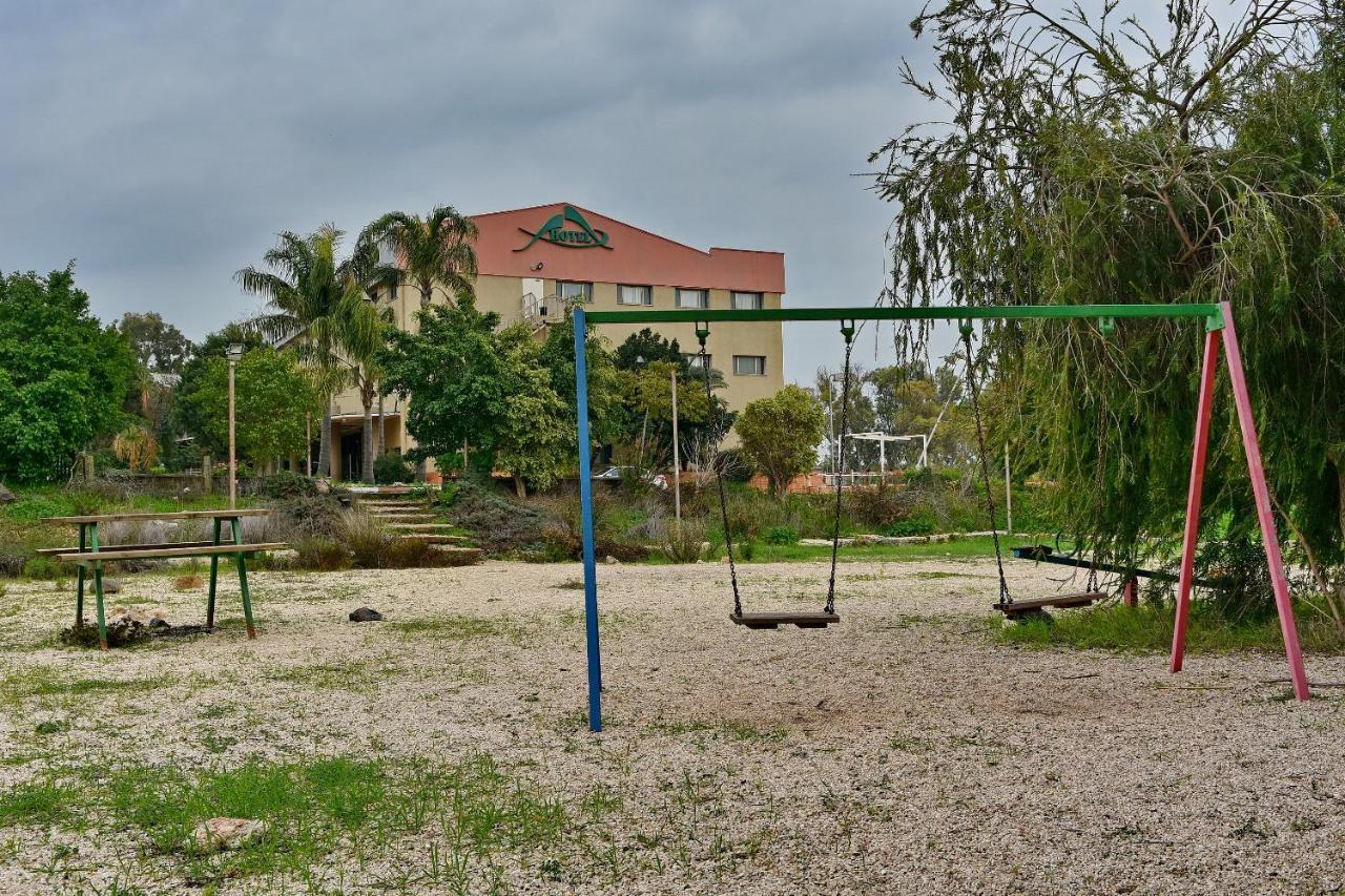 Pearl Of The Valley Hotel Kfar Tavor Exteriör bild