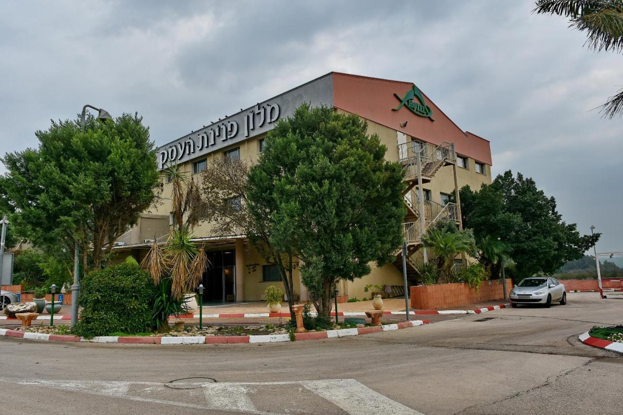 Pearl Of The Valley Hotel Kfar Tavor Exteriör bild