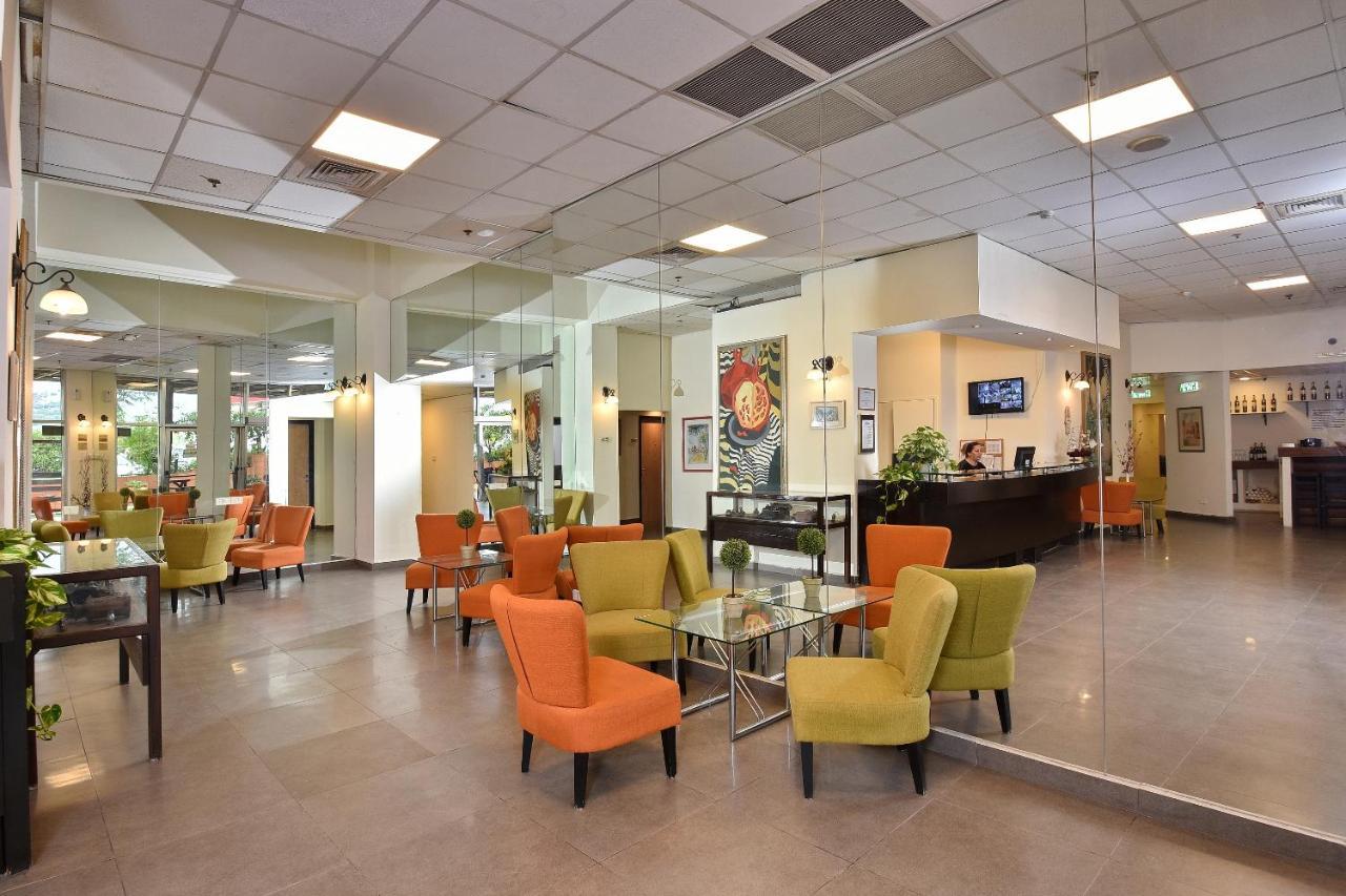 Pearl Of The Valley Hotel Kfar Tavor Exteriör bild