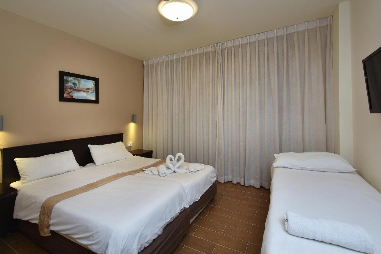 Pearl Of The Valley Hotel Kfar Tavor Exteriör bild