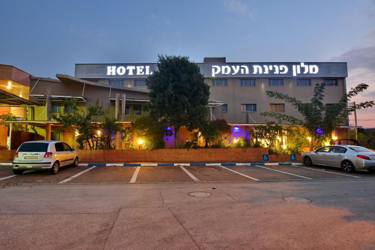 Pearl Of The Valley Hotel Kfar Tavor Exteriör bild